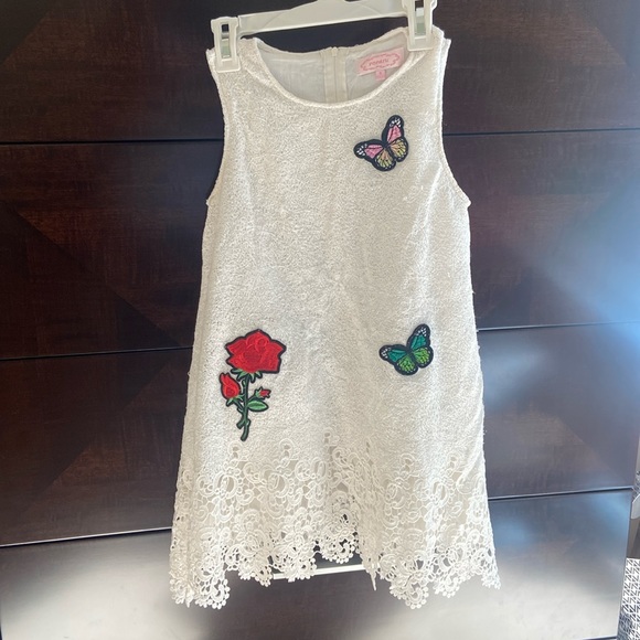 Popatu Other - Beautiful white embroidered Popatu dress for girls size 8